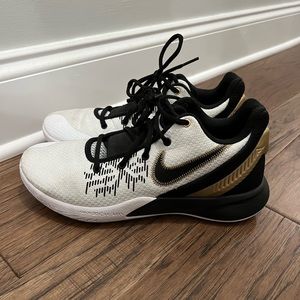 Mens Kyrie Basketball Shoes
